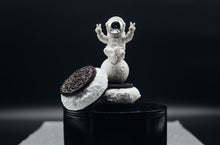Load image into Gallery viewer, Freeze-dried Oreos
